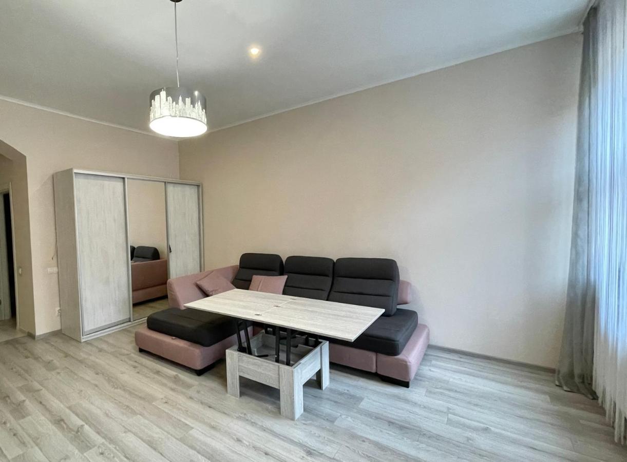 Apartments On Sholom Aleikhema إلفيف المظهر الخارجي الصورة